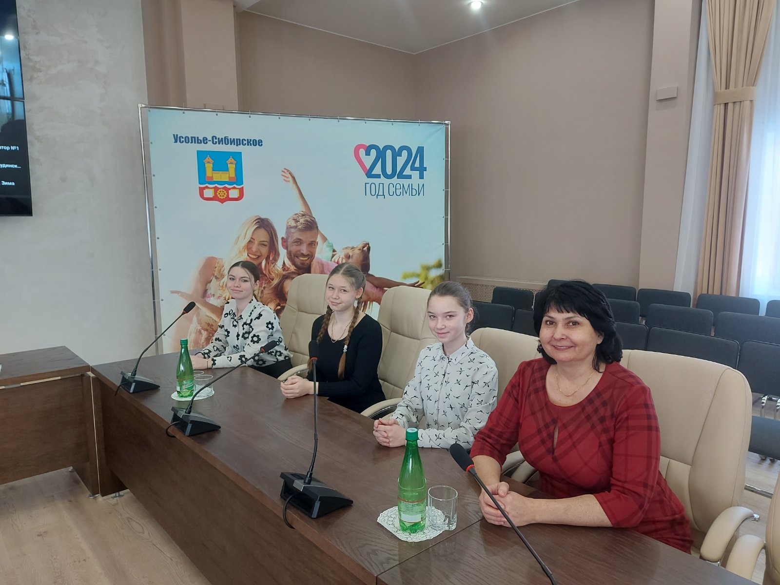 Игорь Кобзев дал старт Году семьи в Иркутской области.